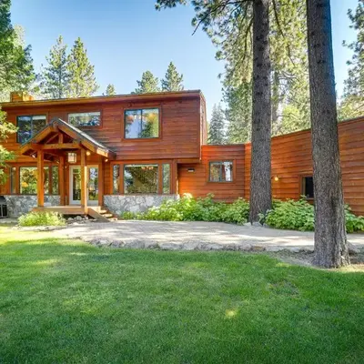 2 Mi to Lake Tahoe Spacious and Serene Retreat!