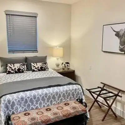 Crazy Cow Private HOT TUB BBQ Sleeps 2