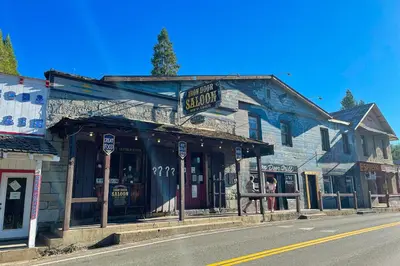 an old building on the side of a street at Jordan Oak in Groveland