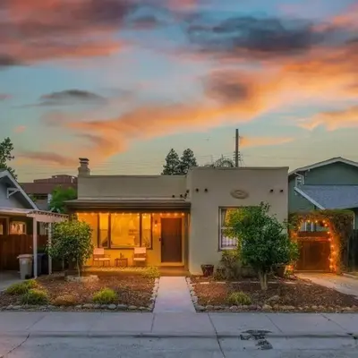 Unique Bungalow w/ hot Spa in DT