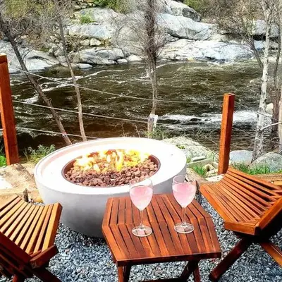 Retro House on the River !