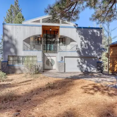 Remarkable Roundhouse Retreat