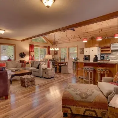Bear's Lair by Tahoe Getaways - 3 BR in Tahoe Donner with Hot Tub & Bonus Room!