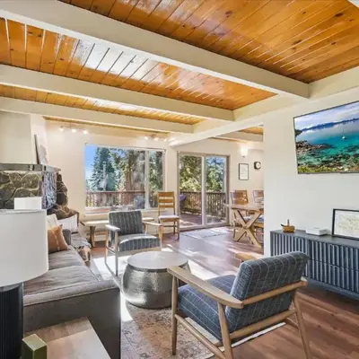 Cedar Chalet by Tahoe Getaways - Stunning 3BR with Fireplace & Pet Friendly
