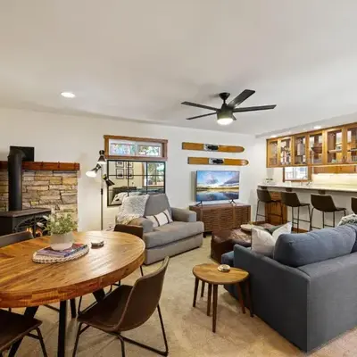 Sunlit Pines by Tahoe Getaways - 2BR in Tahoe Park w Hot Tub