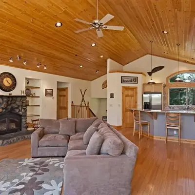 Woodside Lodge on West Shore with Private Hot Tub