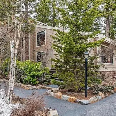 168 Forest Pines - walk to Lakeshore Blvd community pool and hot tub