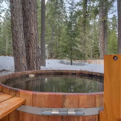 Tahoma Charm on West Shore - Beautiful Open Concept 3 BR w Private Hot Tub