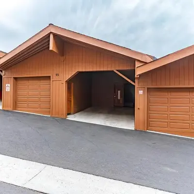 4 bedroom 3 5 bathrooms lake view condo