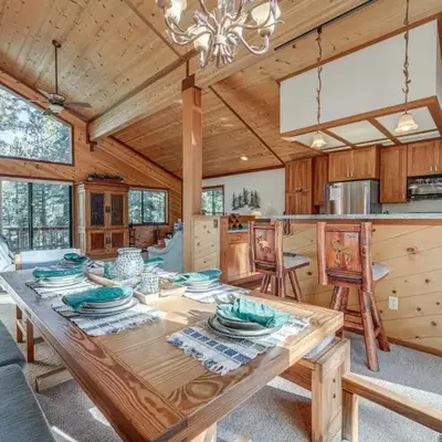 Home 1 Mi to Downhill Ski Resort Bring Your Pets!