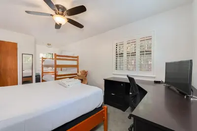 Gallery image of Huckleberry House in Arnold
