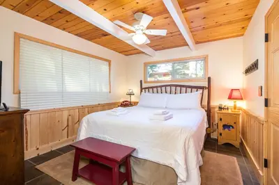 Gallery image of Candys Cottage in Camp Connell