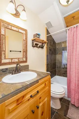 Gallery image of Candys Cottage in Camp Connell