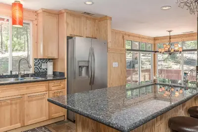 Gallery image of Cozy Bear Cabin in Arnold