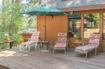Gallery image of Pinetree Paradise in Dorrington