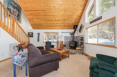 Gallery image of Wolf Den in Dorrington