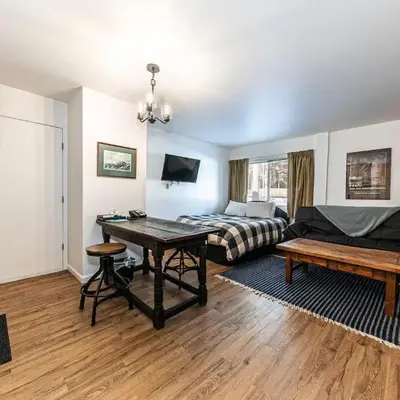 Cozy Studio w/Kitchen #112 at Donner Lake Village