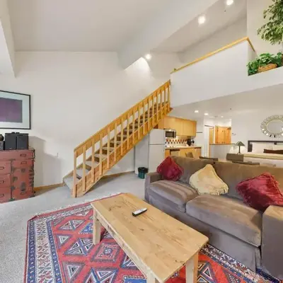 Palisades Tahoe Lodge Rentals Studio Loft #345