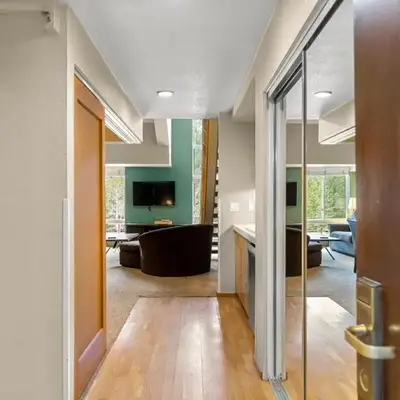 Palisades Tahoe Lodge Rentals Studio Loft #331