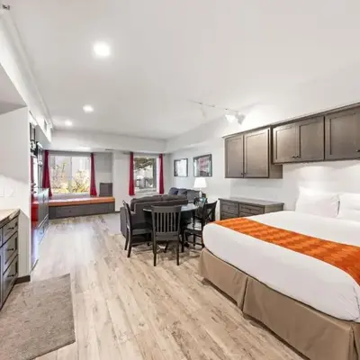 Palisades Tahoe Lodge Rentals Studio #117