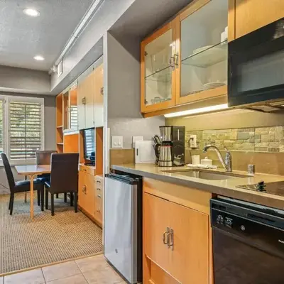 Palisades Tahoe Lodge Rentals Studio #225