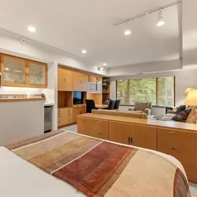 Palisades Tahoe Lodge Rentals Studio #228