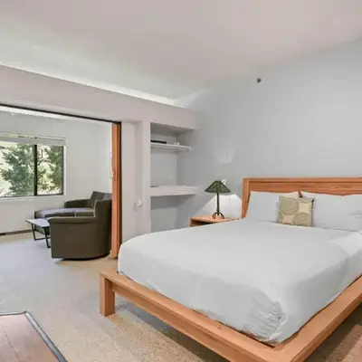 Palisades Tahoe Lodge Rentals Studio #247