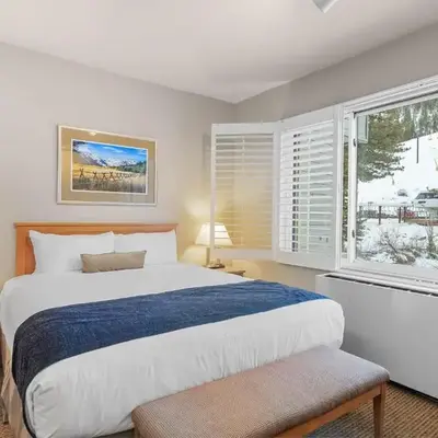 Palisades Tahoe Lodge Rentals Studio #255