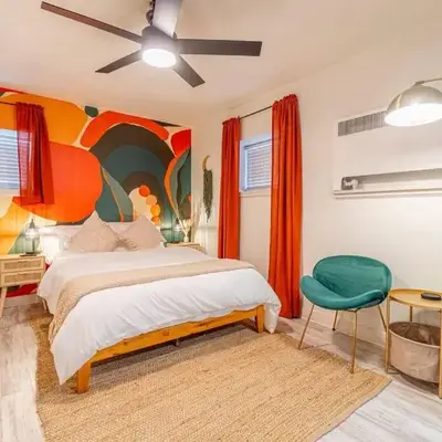 Riverside Luxe: Stylish Designer Retreat