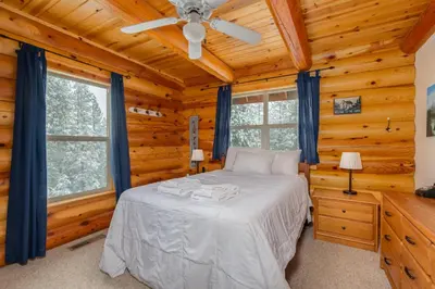 Gallery image of Log Cabin Hideaway in Arnold