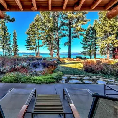 The PEAK Matterhorn 9 - The Ultimate in Lakefront Luxury