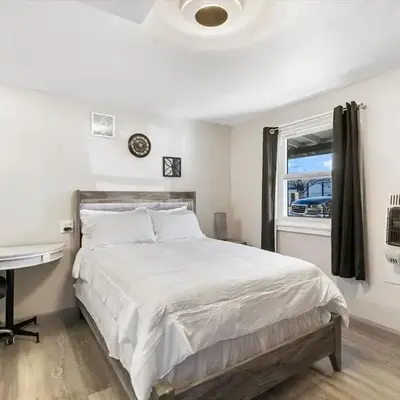 Charming Retro Property 6