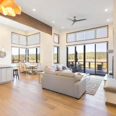 Meadowlark in Tahoe Donner - Modern 4BR w great views