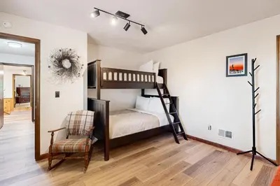 Gallery image of Arnold Adventure House in Arnold
