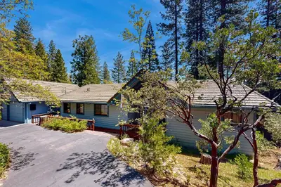 Gallery image of Arnold Adventure House in Arnold