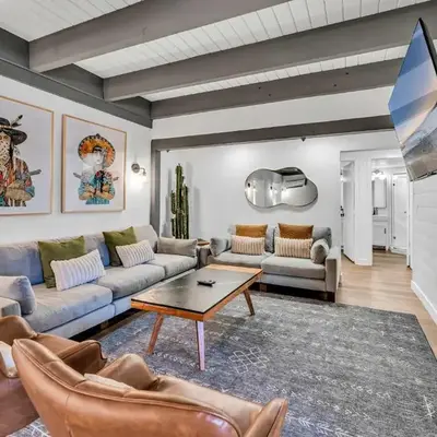 Luxurious 7BR Walk 2 Beach and Bus Stop