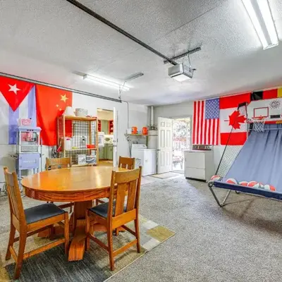 Family-Friendly Clovis Home with Gas Grill and Patio!