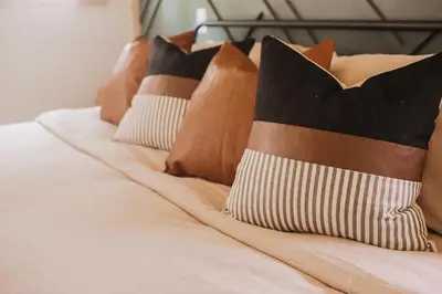 a row of pillows on a bed at Redwood Grove in Sequoia and Kings Canyon National Park in Wilsonia