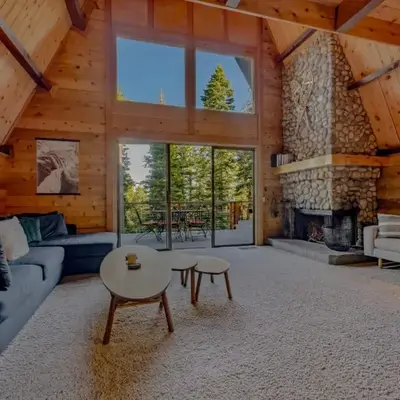 3BR with Sauna & Lake Views