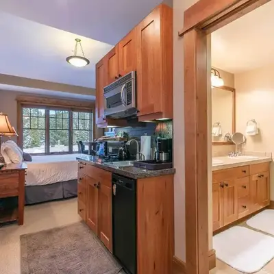 Catamount Lodge 401A by East West Hospitality
