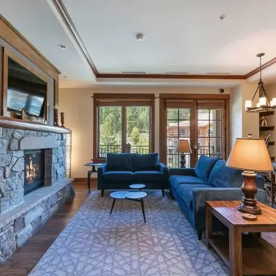 Iron Horse Lodge South 404 by East West Hospitality