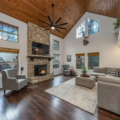 Creekside Cabin - Pup-Friendly with AC