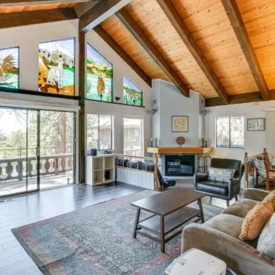 Near Skiing and Beach Access South Lake Tahoe Cabin