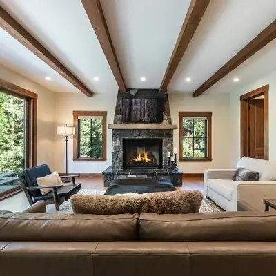 Arcadia Manor on the West Shore - Newly Built - 5 BR w Wet Bar EV Charger and Air Conditioning