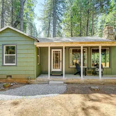 Walk to Winery Cozy Cabin with Fire Pit in Murphys
