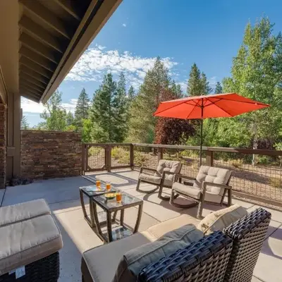 Luxe All-Season Retreat by AvantStay Prime Location Near Skiing