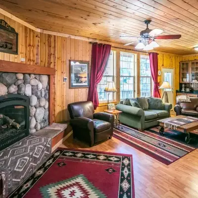 Cabin minutes from Yosemite