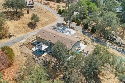 an overhead view of a house with a road at Minutes from Sequoia Entrance in Three Rivers