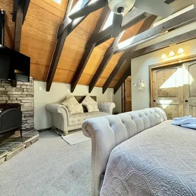 Cozy Tahoe Retreat Huge Yard