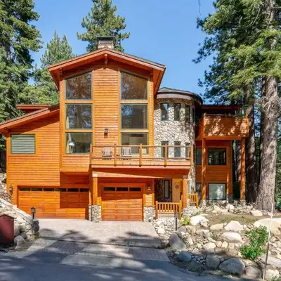 Do not miss your chance to vacation at this five bedroom 5 bath mountain home